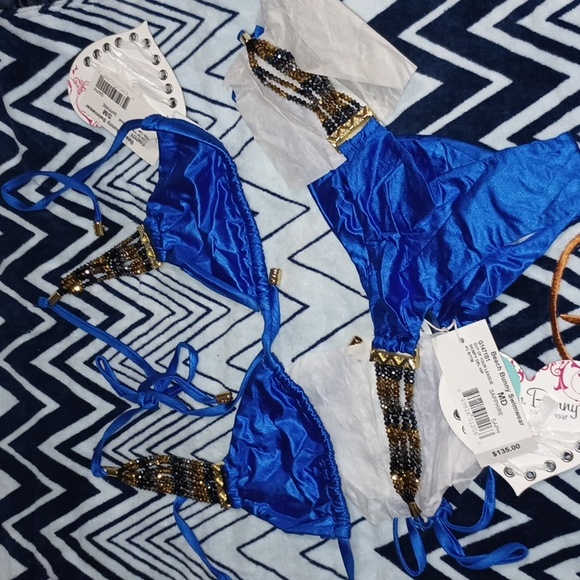 Beach Bunny Out Of Your League Sm Tri top MD Skimpy DBL HIP Bottom Sapphire NWT - Picture 2 of 13